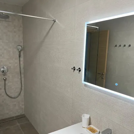 Luxury-mandre *